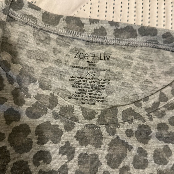 Gray Leopard Tee - Picture 2 of 2